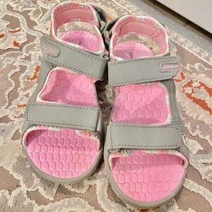 Eddie Bauer kids sandals size2